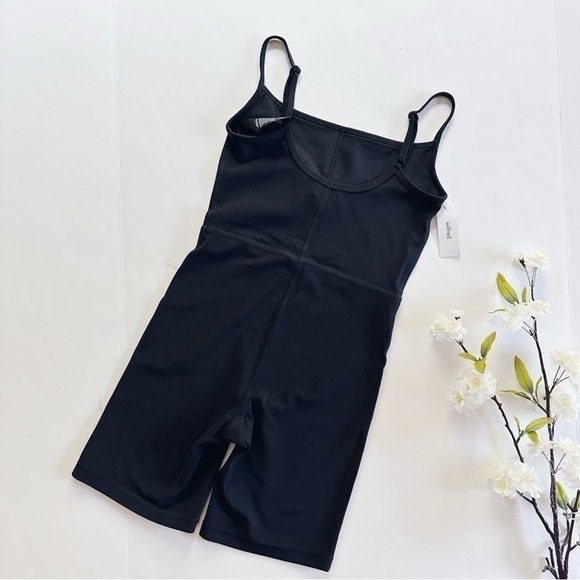 Aritzia Wilfred Free Divinity 7" Romper Black - Picture 12 of 15